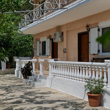 Vila Arturi Borsh Exterior foto